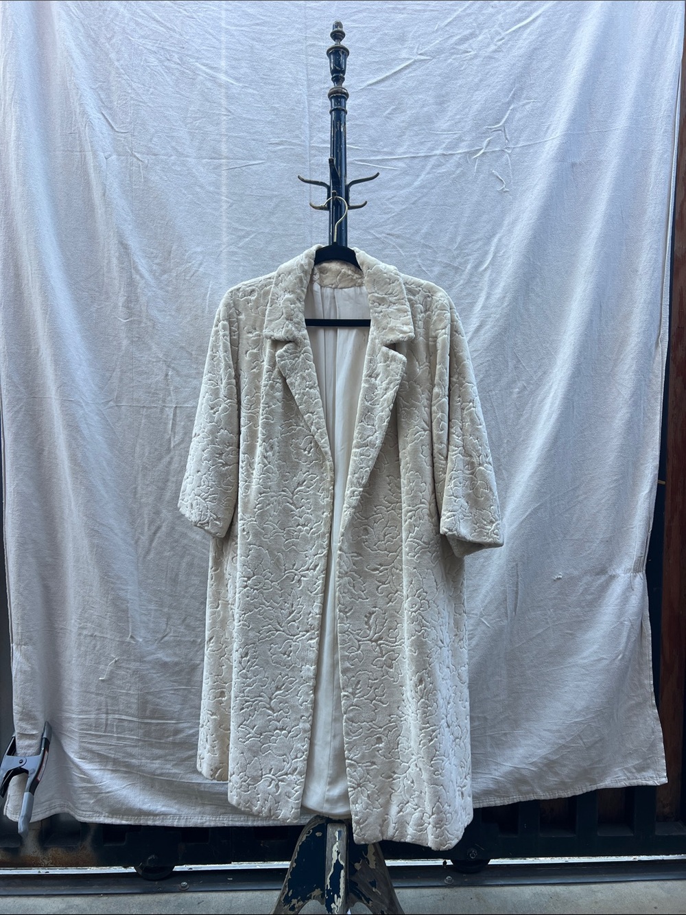 Women's Cream Textured Open-Front Coat